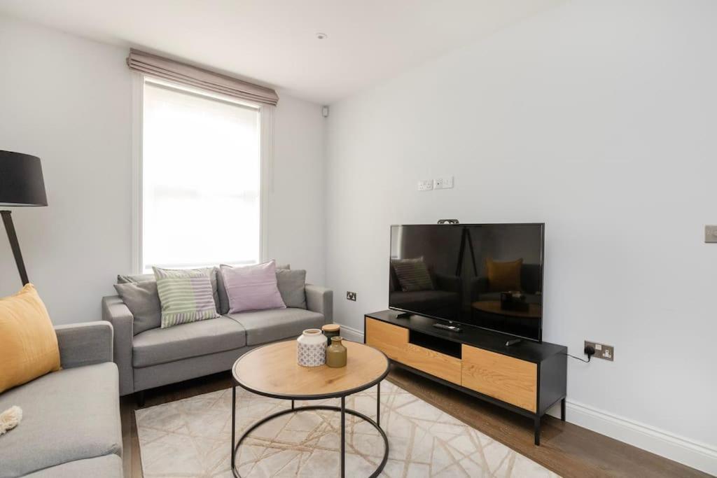 Апартаменты Modern House In South Kensington Лондон Экстерьер фото