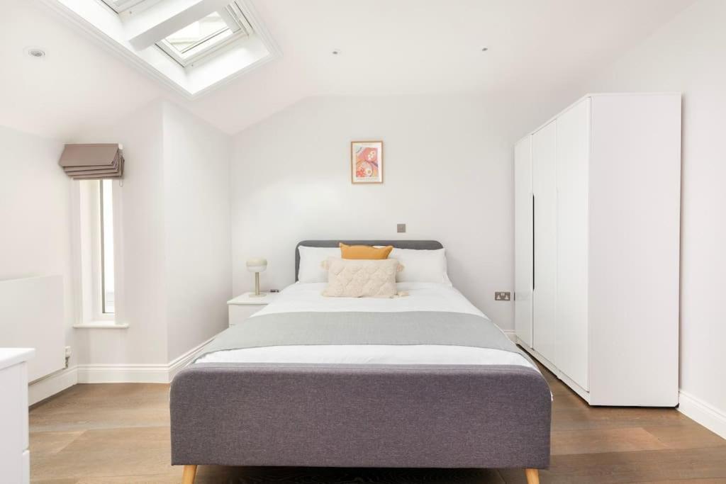 Апартаменты Modern House In South Kensington Лондон Экстерьер фото