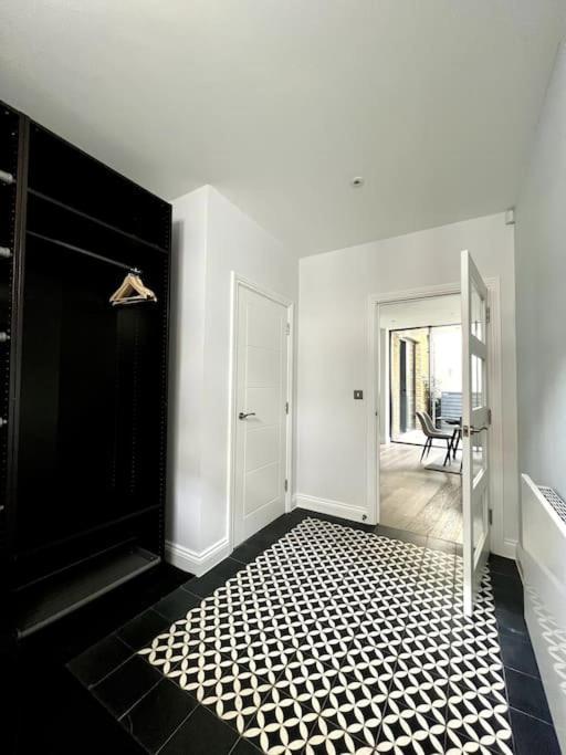Апартаменты Modern House In South Kensington Лондон Экстерьер фото