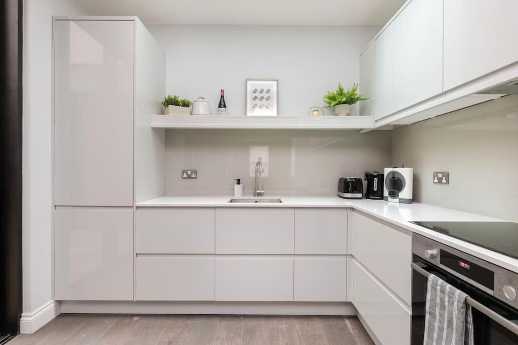 Апартаменты Modern House In South Kensington Лондон Экстерьер фото