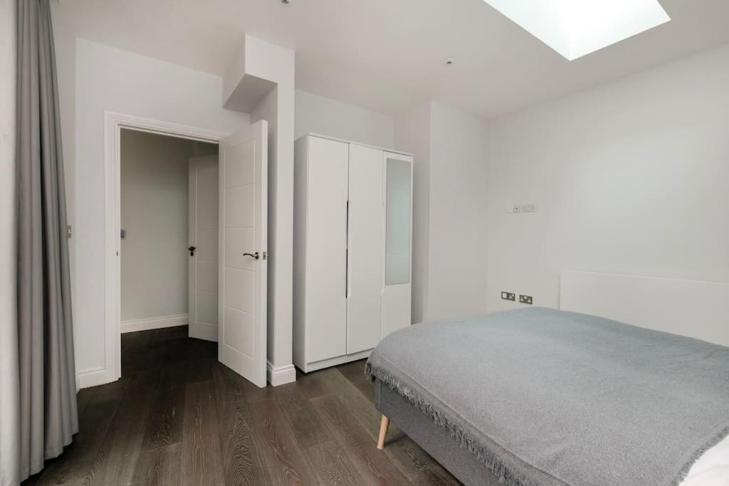 Апартаменты Modern House In South Kensington Лондон Экстерьер фото